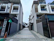 新橋戀人輕屋齡捷運透天宅~一卡皮箱入住