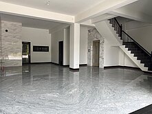 二林黃金雙店面8套房電梯