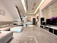 信實逸瑄🌟降價#大里中興商圈大面寬絕美雙車透店