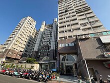 R14漢神巨蛋旁微笑公園三房大露台車位