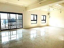 高醫商圈4改1+平車全新未住 可住辦