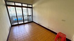 大降價出價談!!!龍潭正市區前院停車5房大透天