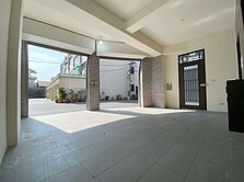 賠售。大灣邊間全新電梯雙車墅