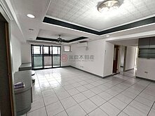 🎉 下殺！2388萬入手黃金地段四房美宅！ 🎉