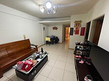 靠近(環球購物中心)正中山路三段路上對面有全聯