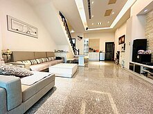  阿晴🌈中興商圈五米大面寬精美雙車別墅