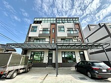 近彰化二林｜精美裝潢電梯別墅｜大面寬前院可停雙車