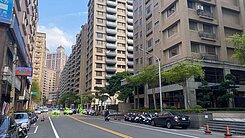 特務特屋~面中庭大3房車位