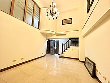 鳳山頂新特區挑高透天可停雙車