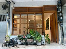 近市區!金雅重劃區旁可住可店稀有一樓(門前可停車)