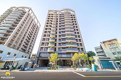 前鎮高中捷運站｜英倫亞灣2期｜正3房平面車位