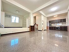 青埔Iris🐟中壢體育園區東方瑞士邊間車庫美別墅