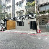 永和區公所●全新裝潢車庫一樓●有增建空間