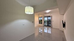 前鎮籬仔內輕軌站勤見築輕屋齡超值三房平車