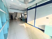 楠梓右昌商圈金雞母賺錢店住