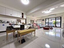 ｛余育賢｝聯上居謙│文化中心輕屋齡３+１房獨立平車