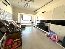 鴻觀十力社區大4房改3房子母車位