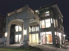 蝴蝶花園總裁電梯養生莊園