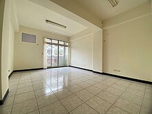 正旅順路｜興安路口｜大地坪黃金透店｜人潮金店面