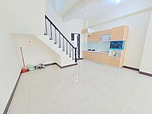 仁武近高鐵｜輕屋齡｜臨路雙車美墅