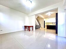 【我承辦】長億國小旁｜輕屋齡臨路大地坪三車角間店墅