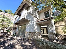 獨棟毛胚大別墅｜自家土地１２１坪｜設計創意盡情揮灑