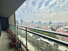 曾意婷由鉅三希朝南四房三平車視野戶