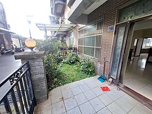 專任|近市區【 白宮山莊】庭院透天|室內車庫