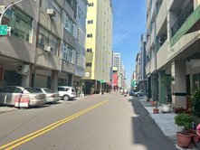 高雄火車站後驛捷運站正10米街透天店面