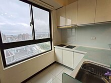 大竹市區 巴黎情歌次頂樓全社區最便宜大兩房車