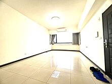 房仲JJ高鐵區說Lavie高樓景觀採光四房平車