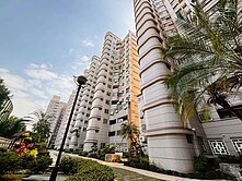 【一層兩戶單純社區｜次高樓層平車宅・生活機能到位】