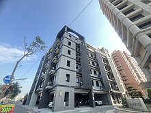 彩虹城堡電梯華廈-大東濕地公園綠意景觀						