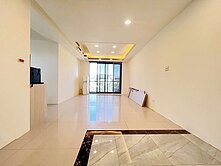 大有商圈稀有景觀三房車