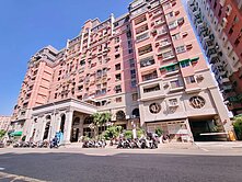 鼓山⭐美術館旁邊一點點，大坪數低公設超級大三房