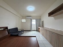 台中火車站LaLaPort旁低總價大套房附坡道車位