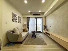 中山商圈全新三房平面車位精裝戶