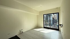 專任我是承辦惠宇一清庭三房Ｂ1平車朝南格局三面採光