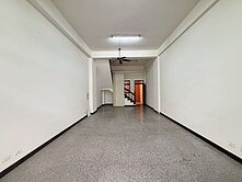 東區 臨路住店透天 (可停雙車)洽承辦