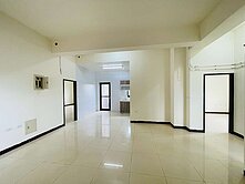 新屋三房車(室內有32坪大空間)