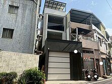 仁武運動公園近光之塔全新完工車庫透天