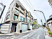 小7旁埤北公園質感漂亮電梯車墅