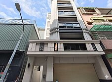 苓雅國中旁全新完工可停4車電梯大砌豪宅