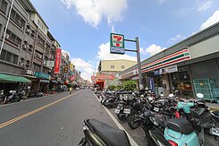 大寮區中庄最便宜活路3樓車庫透天|臨21世紀百貨