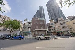 流行音樂中心X亞洲新灣區★商五三角窗★買地送屋