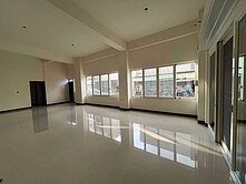 仁武仁雄大灣商圈15米街上三角窗全新電梯透天店面