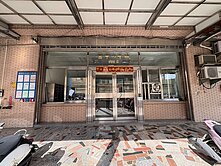 東區十甲商圈🍀四房機上車位🍀屋況有整修