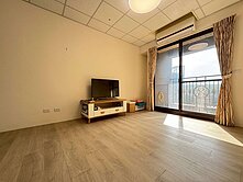 親子館旁10年屋【自由大道】視野美2房 |平面車位