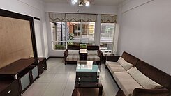 近五甲商圈SKM Park 屋況極佳質感車庫別墅