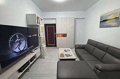 城龍遊天下✨景安捷運✨面寬一房一廳裝潢好成家